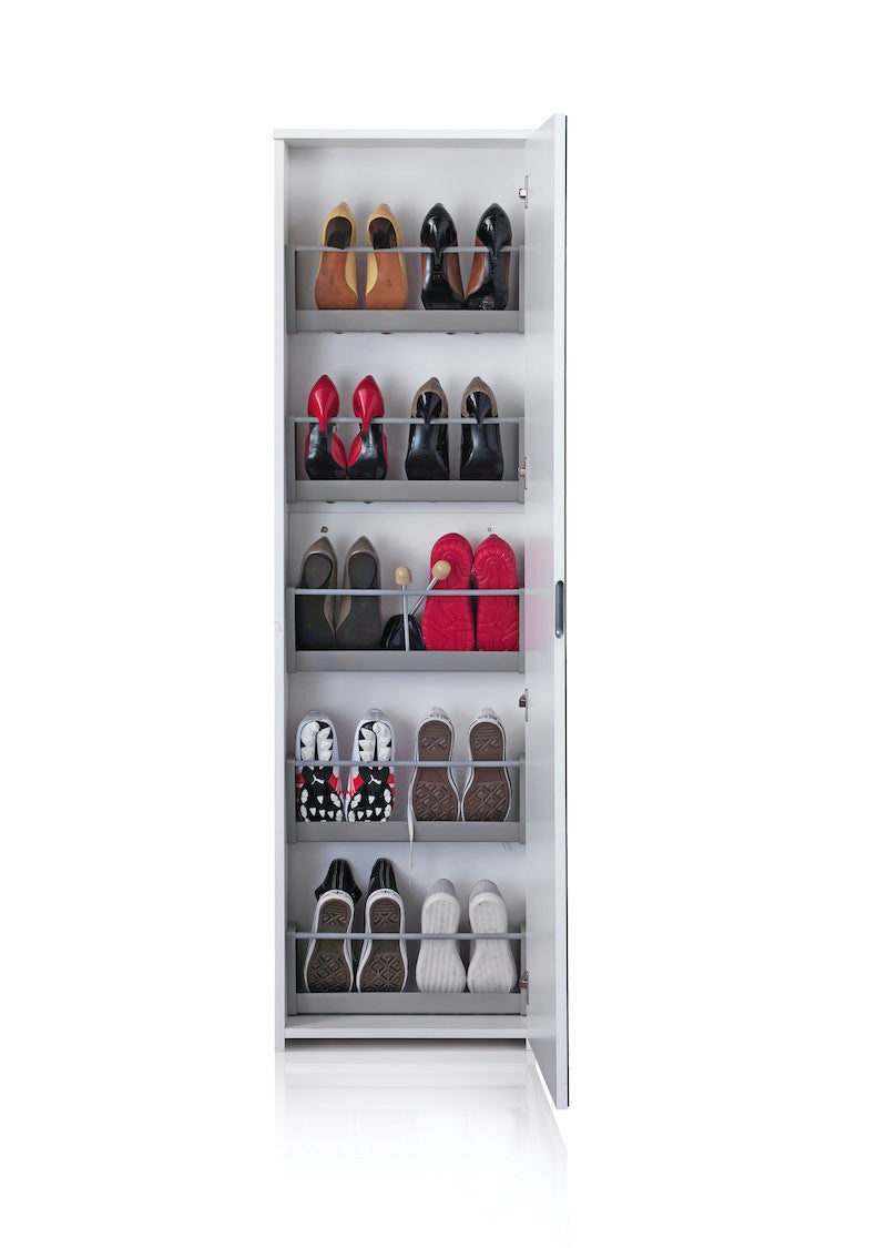 Space-saving shoe cabinet with white finish