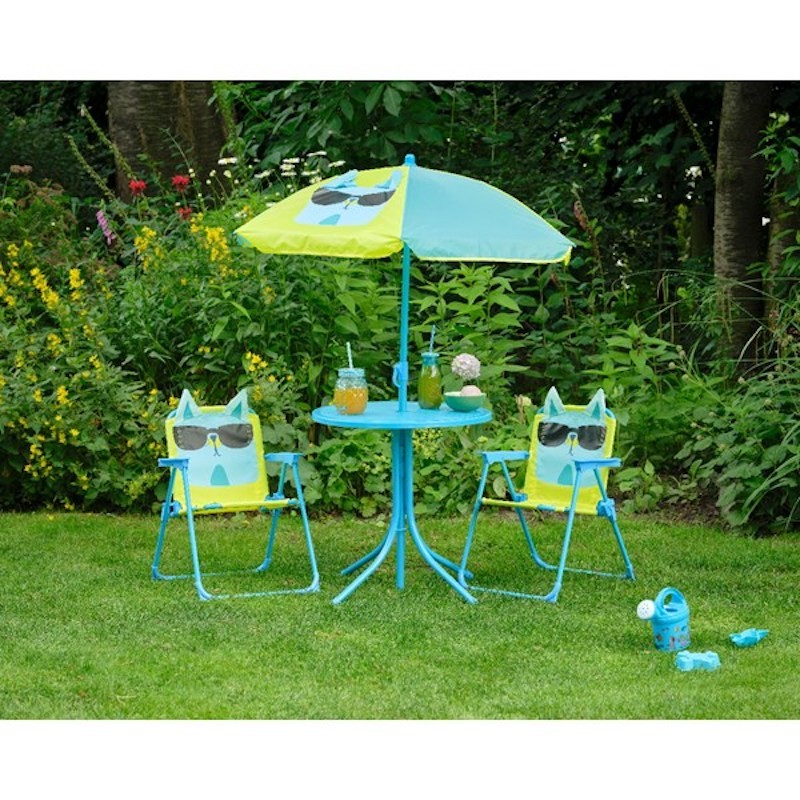 Parasol and deckchair for children