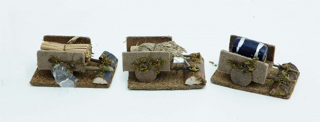 Verfügbarer Wagen mit Stroh-/Fass-/Jutebeutel, cm. 9,5 x 6 x 4,5 cm, 3 Mod.Sortimente. Weihnachtsdekoration