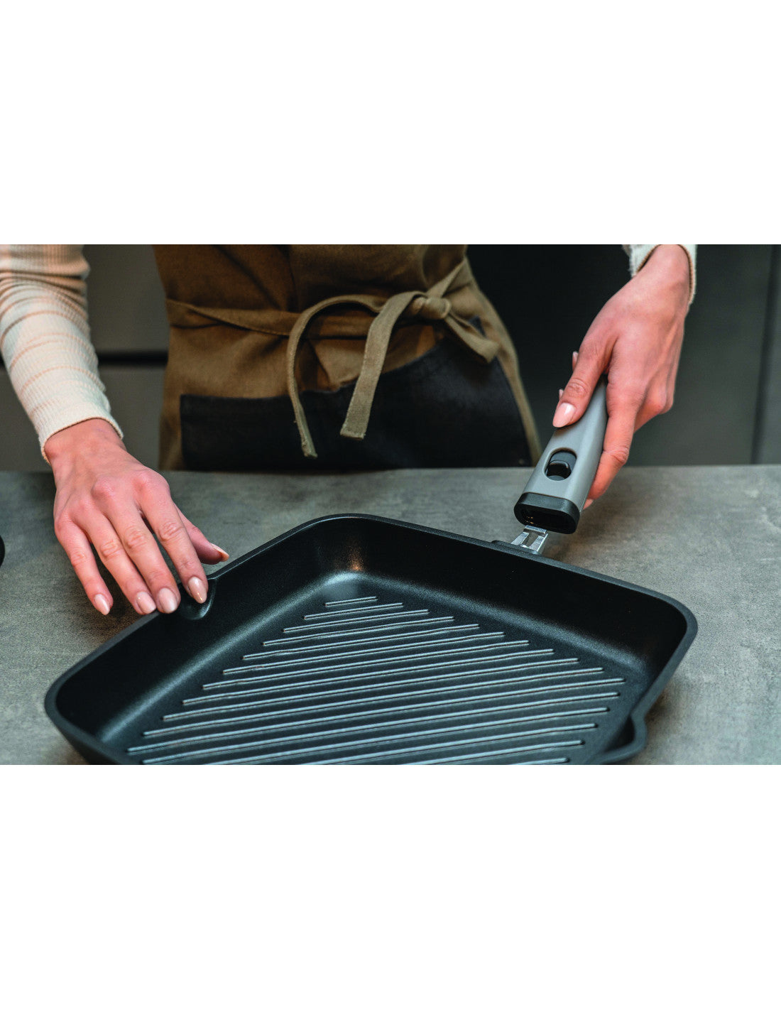 Square grill cm. 28x28 with removable cook&space handle